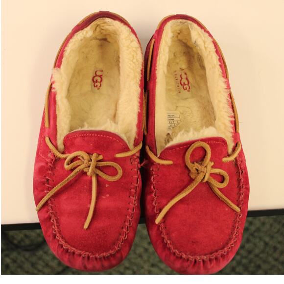 Ugg Women Dakota Moccasin Slipper Flat Round Toe Red Sz 7 - Picture 1 of 7